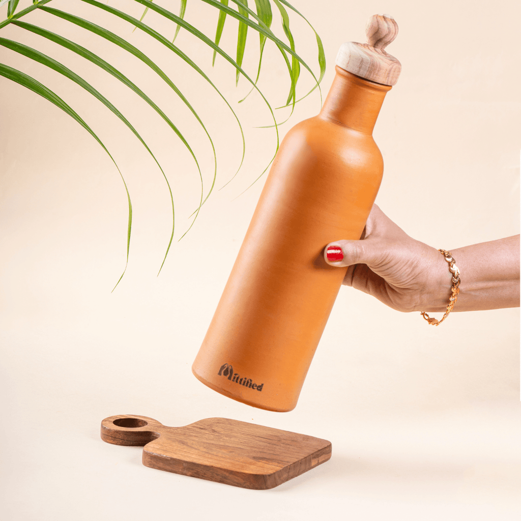 Mitti Marvel Premium Clay Water Bottle with Sheesham Wood Lid – Front View